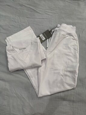 Mandala Women's White Jogger Scrub Pants + Scrub Top SET